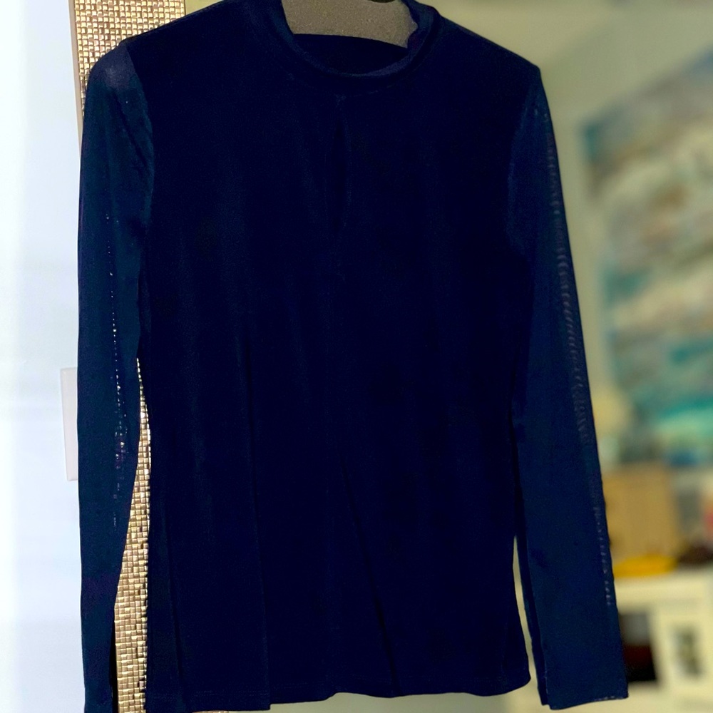 DKNY top